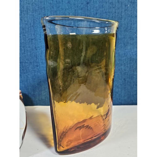 231 - Collection of 3x collectable art glass pieces to include a multicoloured Murano bottle shaped vase w... 