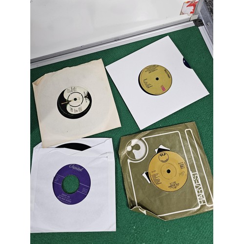 191 - Blue carry case containing a quantity of 45's to include Mary Hopkin, T. Rex, Billy Paul, Paul McCar... 