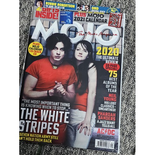 160 - A large quantity of magazines relating to Bob Dylan to include Uncut, Record Collector, Mojo etc alo... 