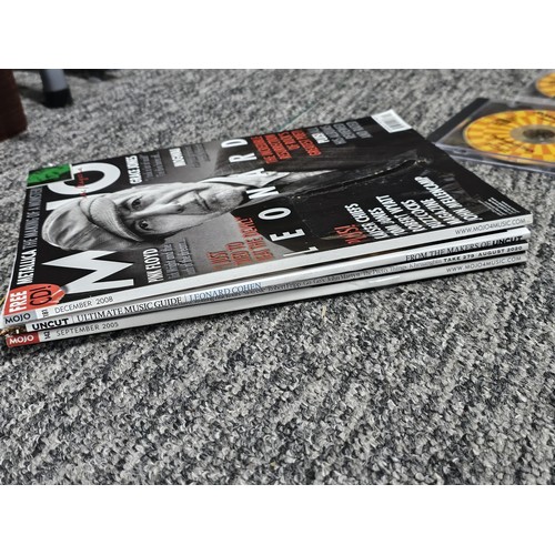160 - A large quantity of magazines relating to Bob Dylan to include Uncut, Record Collector, Mojo etc alo... 