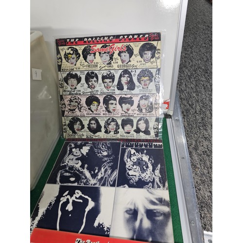 189 - Box containing a large quantity of Lp's of various genre to include Carpenters, Blue, Pink Floyd, Jo... 