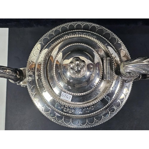 230 - A good quality silver plated teapot with Garland engraving around the sides, the teapot is in good o... 