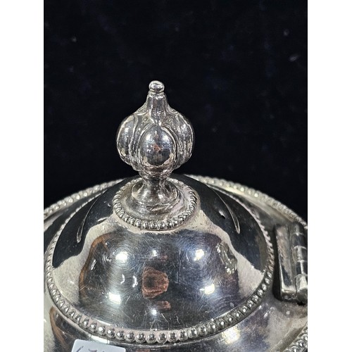 230 - A good quality silver plated teapot with Garland engraving around the sides, the teapot is in good o... 