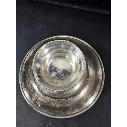 230 - A good quality silver plated teapot with Garland engraving around the sides, the teapot is in good o... 
