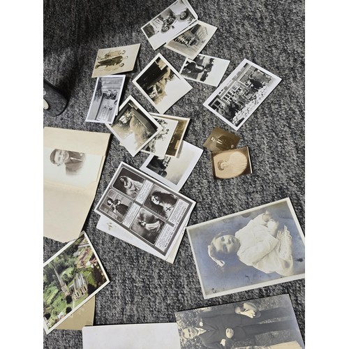 215D - A very large quantity of early vintage and antique photographs covering various subjects, some inter... 
