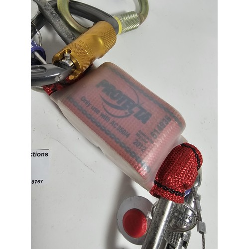 9 - A mixed lot of industrial fall‑arrest and access‑safety equipment, including a CABLOC/CASLOC cable‑g... 