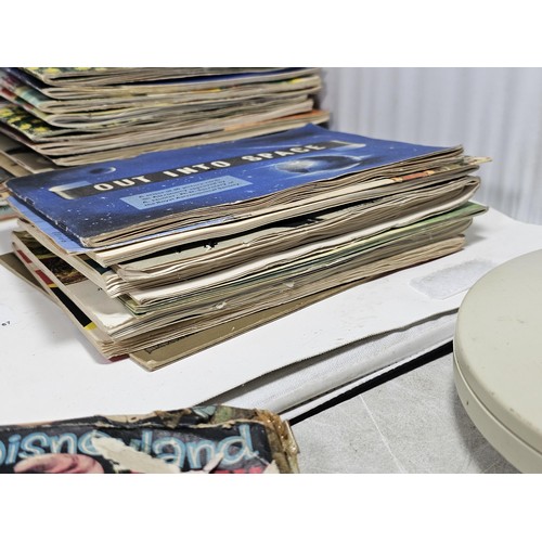 15 - A collection of tea card albums covering various subjects to include flowers, space, Animals, people... 