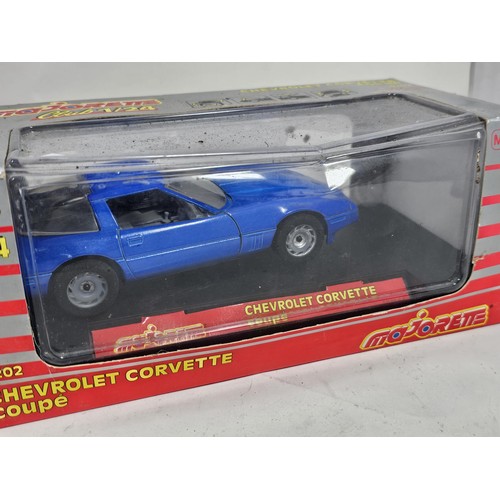 30 - 3x boxed Majorette Club 1/24 cars to include a Porsche 944 cabriolet, a Lamborghini Countach and a C... 