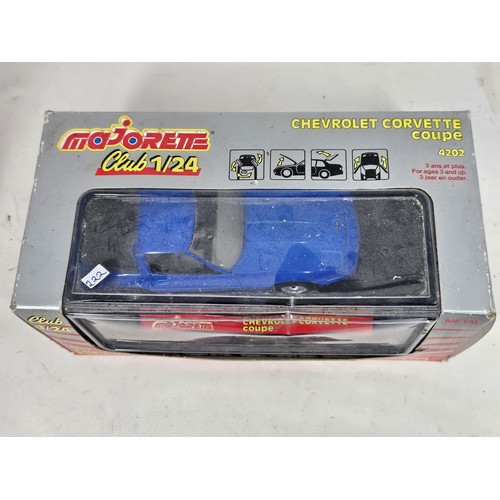 30 - 3x boxed Majorette Club 1/24 cars to include a Porsche 944 cabriolet, a Lamborghini Countach and a C... 