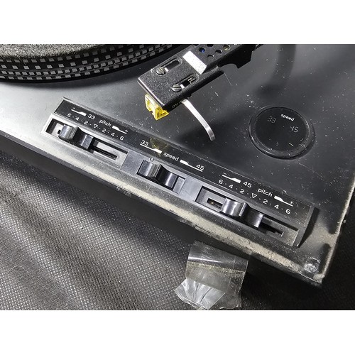 40 - 2 x Behringer sound lab belt driven manual turn tables, both with the model number DLP1600, both wit... 