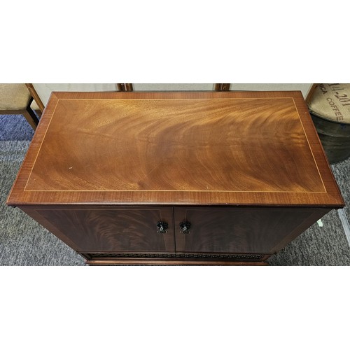 48A - A very rare Decca Sovereign 100 series colour television specifically made for the 1977 Silver jubil... 