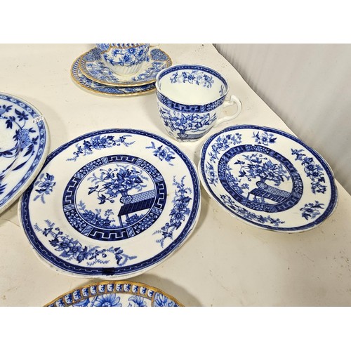 90 - A quantity of collectable ceramics to include 9x pieces of Dresden ceramics to include 2x trios a cu... 