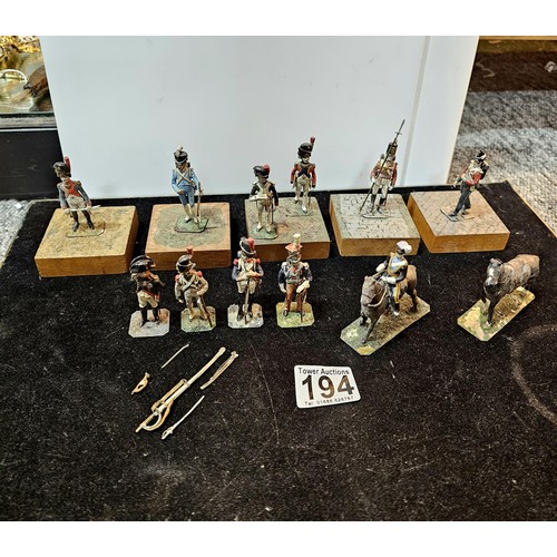 206 - A collection of 11x rare antique hand painted hollow cast lead military figures, German (Nuremberg),... 