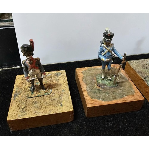 206 - A collection of 11x rare antique hand painted hollow cast lead military figures, German (Nuremberg),... 