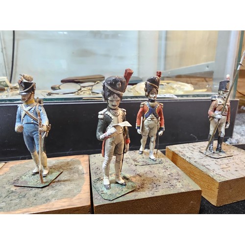 206 - A collection of 11x rare antique hand painted hollow cast lead military figures, German (Nuremberg),... 
