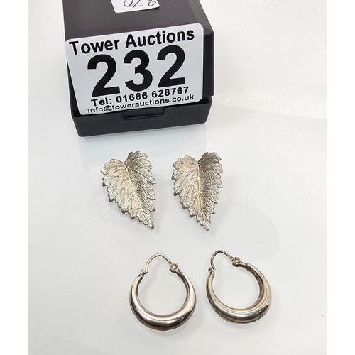 232 - 2 pairs of 925 silver earrings, to include a lovely quality pair of leaf formed clip on earrings mar... 