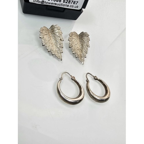 232 - 2 pairs of 925 silver earrings, to include a lovely quality pair of leaf formed clip on earrings mar... 