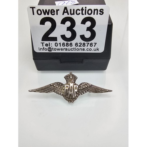 233 - An attractive vintage sterling silver RAF sweetheart brooch in the form of wings, with RAf to the ce... 