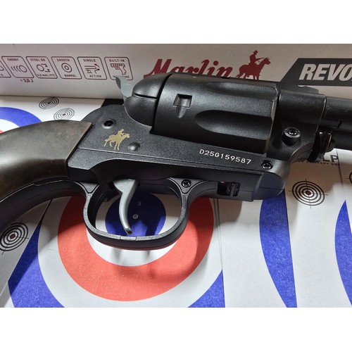 195 - An as new and boxed Marlin revolver CO2 BB airgun by Umarex, offers the best of both worlds, Western... 