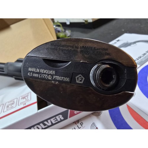 195 - An as new and boxed Marlin revolver CO2 BB airgun by Umarex, offers the best of both worlds, Western... 