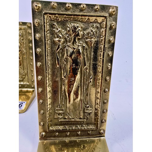 196 - A beautiful heavy pair of solid brass collectable bookends in the form of the doors to the library o... 