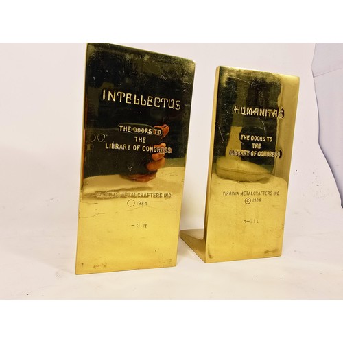 196 - A beautiful heavy pair of solid brass collectable bookends in the form of the doors to the library o... 