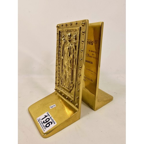 196 - A beautiful heavy pair of solid brass collectable bookends in the form of the doors to the library o... 