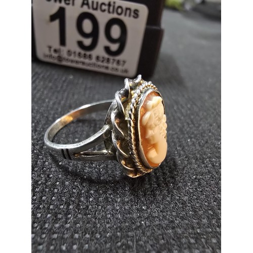199 - A good quality vintage hallmarked silver carved shell cameo ring, crafted to a high standard, having... 