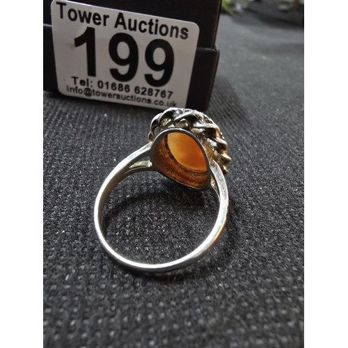 199 - A good quality vintage hallmarked silver carved shell cameo ring, crafted to a high standard, having... 