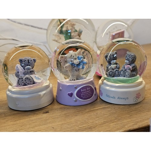 185 - A collection of 10 snowglobes of various sizes and designs, to include special friend, little prince... 