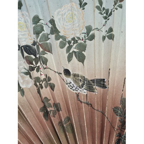 194 - A collection of 4x good quality oriental fans to include a black lace fan with hand stitched floral ... 