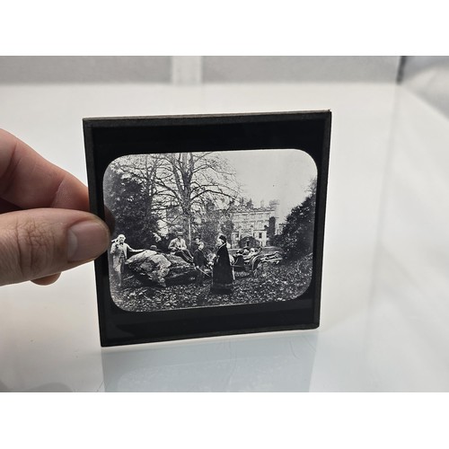 213A - A rare antique photographic magic lantern glass slide depicting William Ewart Gladstone (served 4 ti... 
