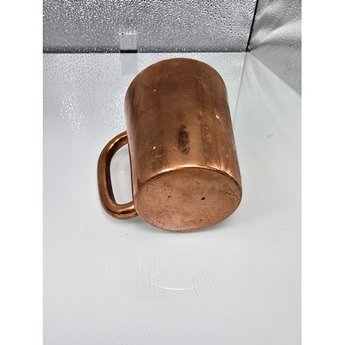 210 - 3x good collectables, to include a large heavy cast iron door knocker featuring stylized head of the... 