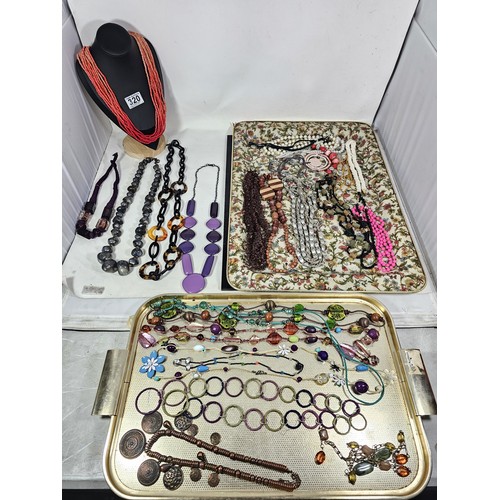 A large quantity of good quality costume jewellery, to include some ...