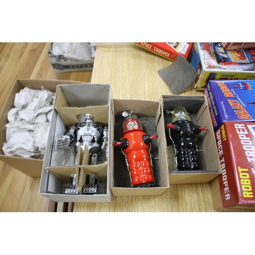 164 - A Horikawa SH (Japan) Wind-Up New Gear Robot and five collectors' robots, including an Endoskeleton ... 