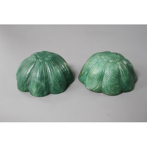 191 - A pair of Mughal style green aventurine quartz petal lobed bowls, both with natural inclusions to th... 