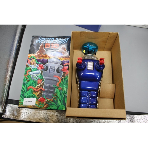 39 - Four collectors' robots, various, including a Rocket Toys R-1, two battery-operated ME 100 Space Wal... 