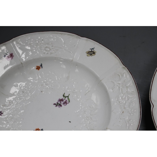 88 - A pair of Chelsea Gotzkowsky type flower moulded dinner plates, c.1755, spur marks only, 24.5cm Cond... 