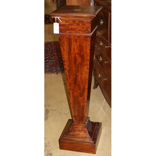 1004 - An Edwardian mahogany pedestal, W.30cm, H.112cm