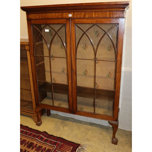 1078 - A mahogany bookcase on cabriole legs, W.119cm, D.33cm, H.163cm