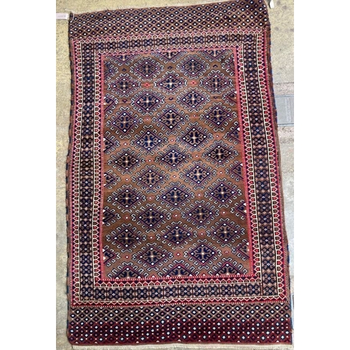 1139 - A Turkaman geometric design rug, 162 x 102cm