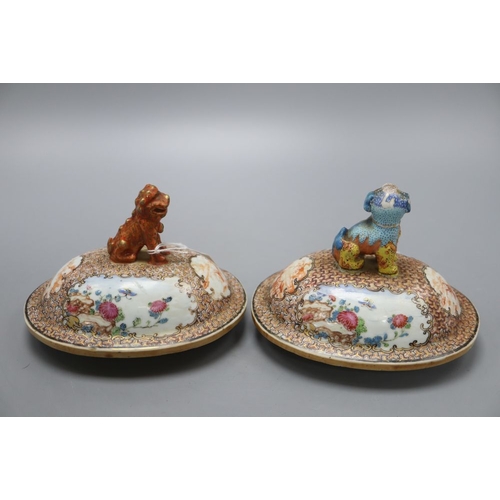 1217 - Two 18th century Chinese export famille rose covers, lion dog finials, height 12cm