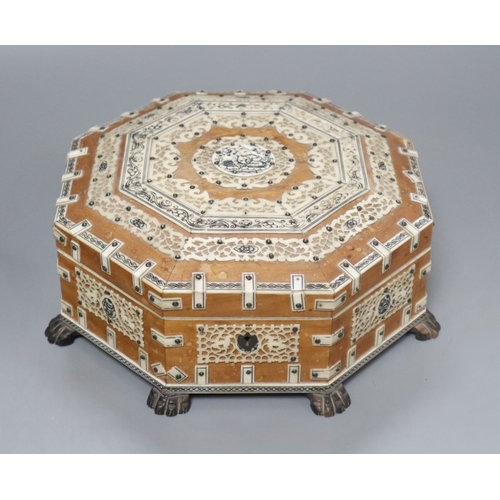 1291 - A South Indian hardwood octagonal box