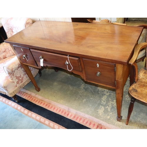 67 - An early 20th century mahogany dressing table, W.122cm