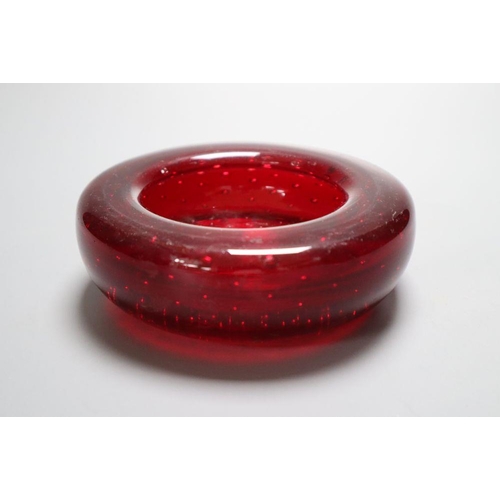 507 - A Whitefriars red 'bubble' glass dish, 12.5cm diameterCONDITION: Provenance - Andrew Rudebeck collec... 