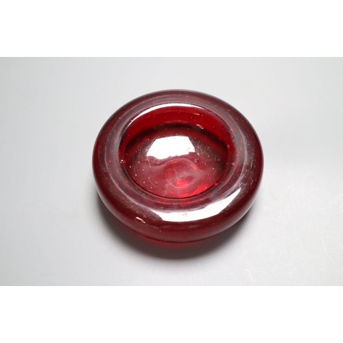 507 - A Whitefriars red 'bubble' glass dish, 12.5cm diameterCONDITION: Provenance - Andrew Rudebeck collec... 
