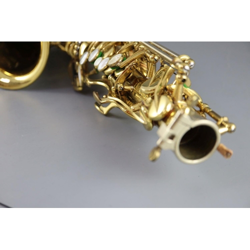29 - A Henri Selmer, Paris 1959 Mark VI brass lacquered alto saxophone, serial no. M.82599, with mother o... 