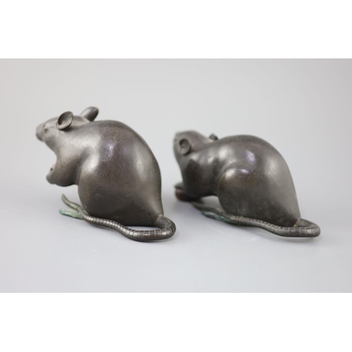 292 - A pair of Japanese bronze models of rats, Meiji period, signed each holding a chestnut, inscribed th... 