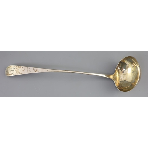 487 - A late 18th/early 19th century Scottish provincial silver Old English pattern soup ladle, possibly b... 