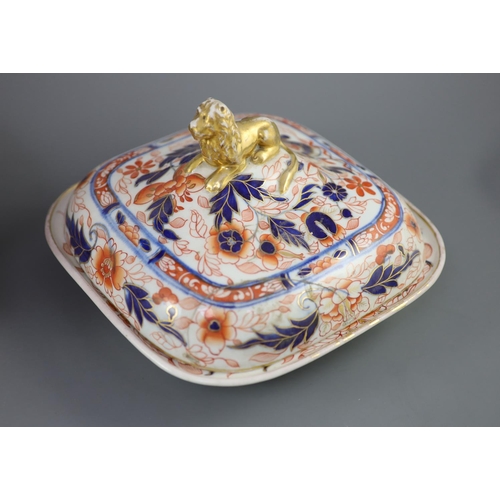 78 - An extensive Coalport Imari pattern dinner service, c.1820, comprising two oblong soup tureens, cove... 